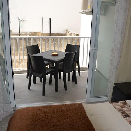 Pilgrim'S Rest Apartments Gzira Exterior photo