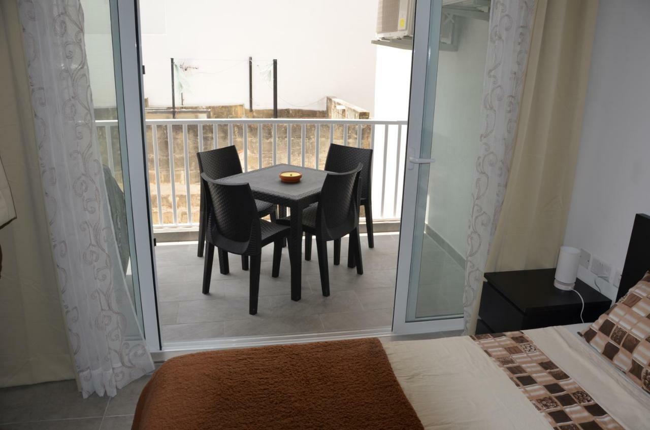 Pilgrim'S Rest Apartments Gzira Exterior photo