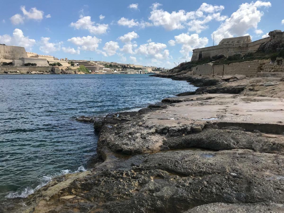 Pilgrim'S Rest Apartments Gzira Exterior photo